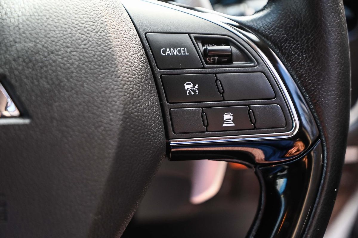 2015 Mitsubishi Outlander Exceed ZK