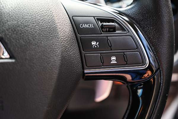 2015 Mitsubishi Outlander Exceed ZK