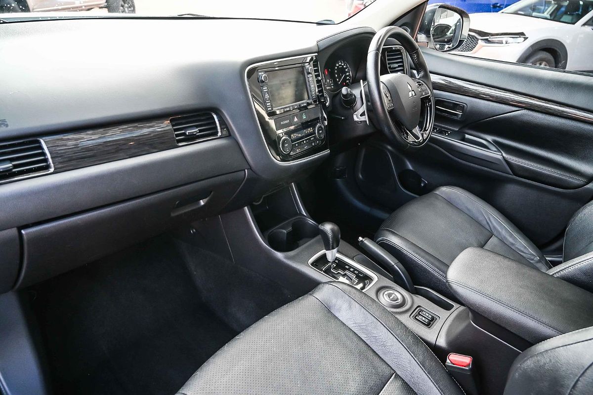 2015 Mitsubishi Outlander Exceed ZK