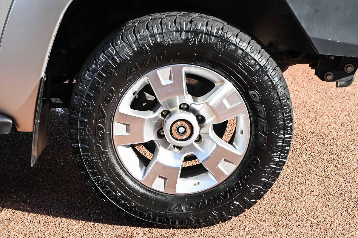 2014 Nissan Patrol ST Titanium Y61
