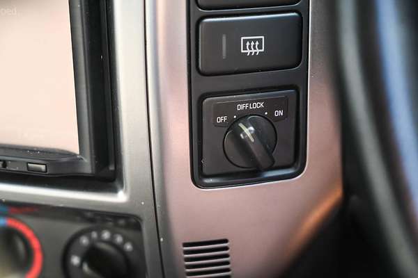 2014 Nissan Patrol ST Titanium Y61