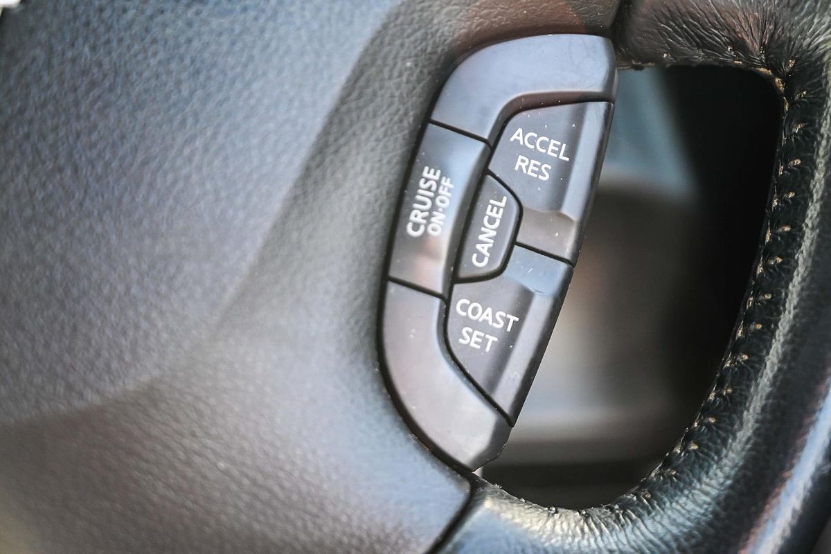 2014 Nissan Patrol ST Titanium Y61