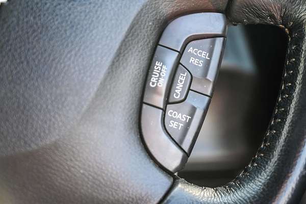 2014 Nissan Patrol ST Titanium Y61