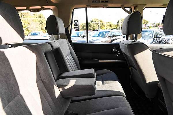 2014 Nissan Patrol ST Titanium Y61