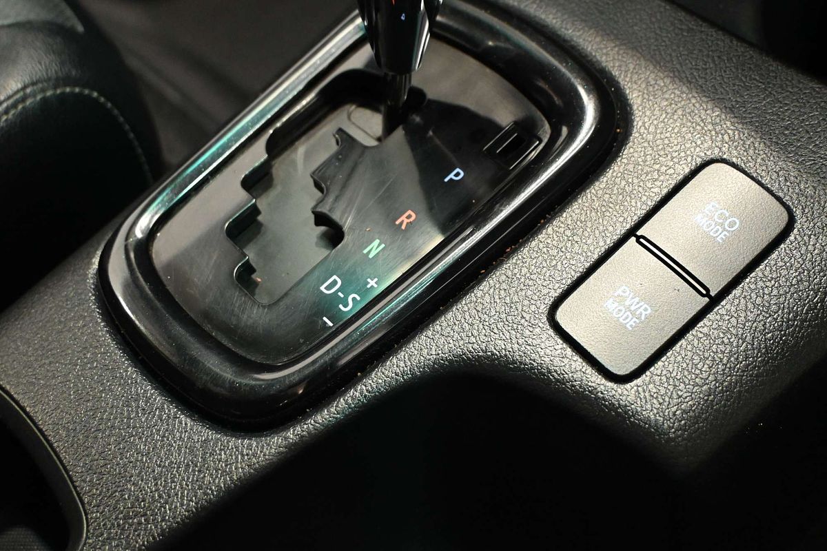 2018 Toyota Hilux SR5+ (4x4) GUN126R MY17 4X4