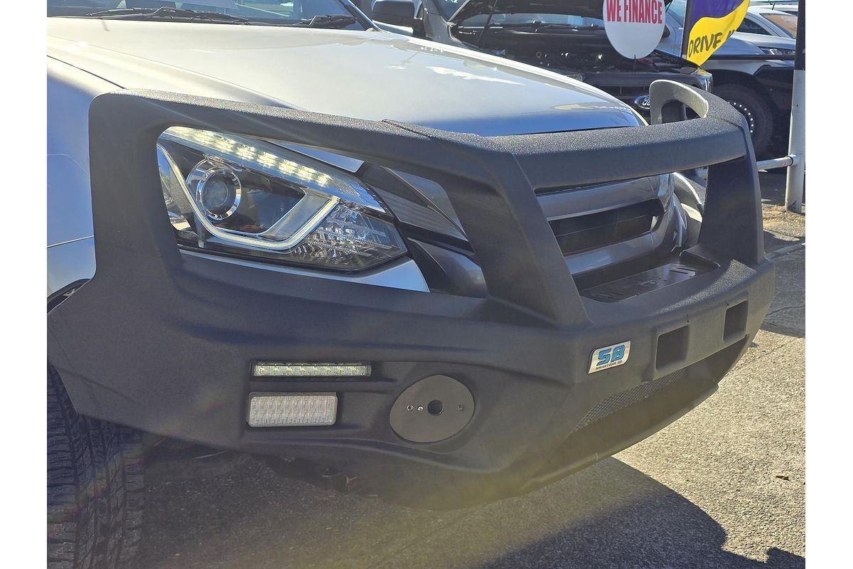 2020 Isuzu MU-X LS-M