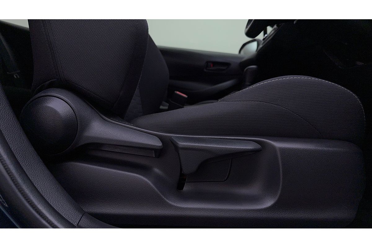 2022 Toyota Corolla ASCENT SPORT HYBRID ZWE211R