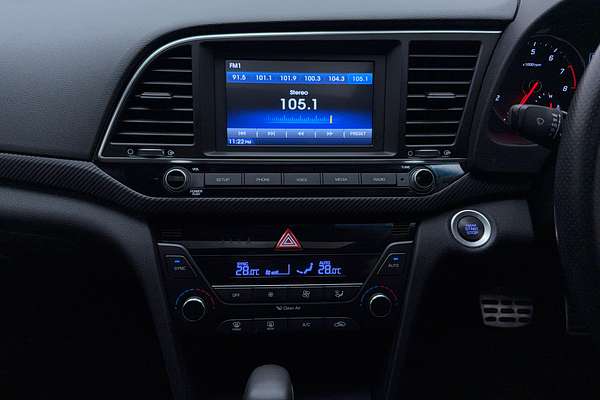 2017 Hyundai ELANTRA SR TURBO AD
