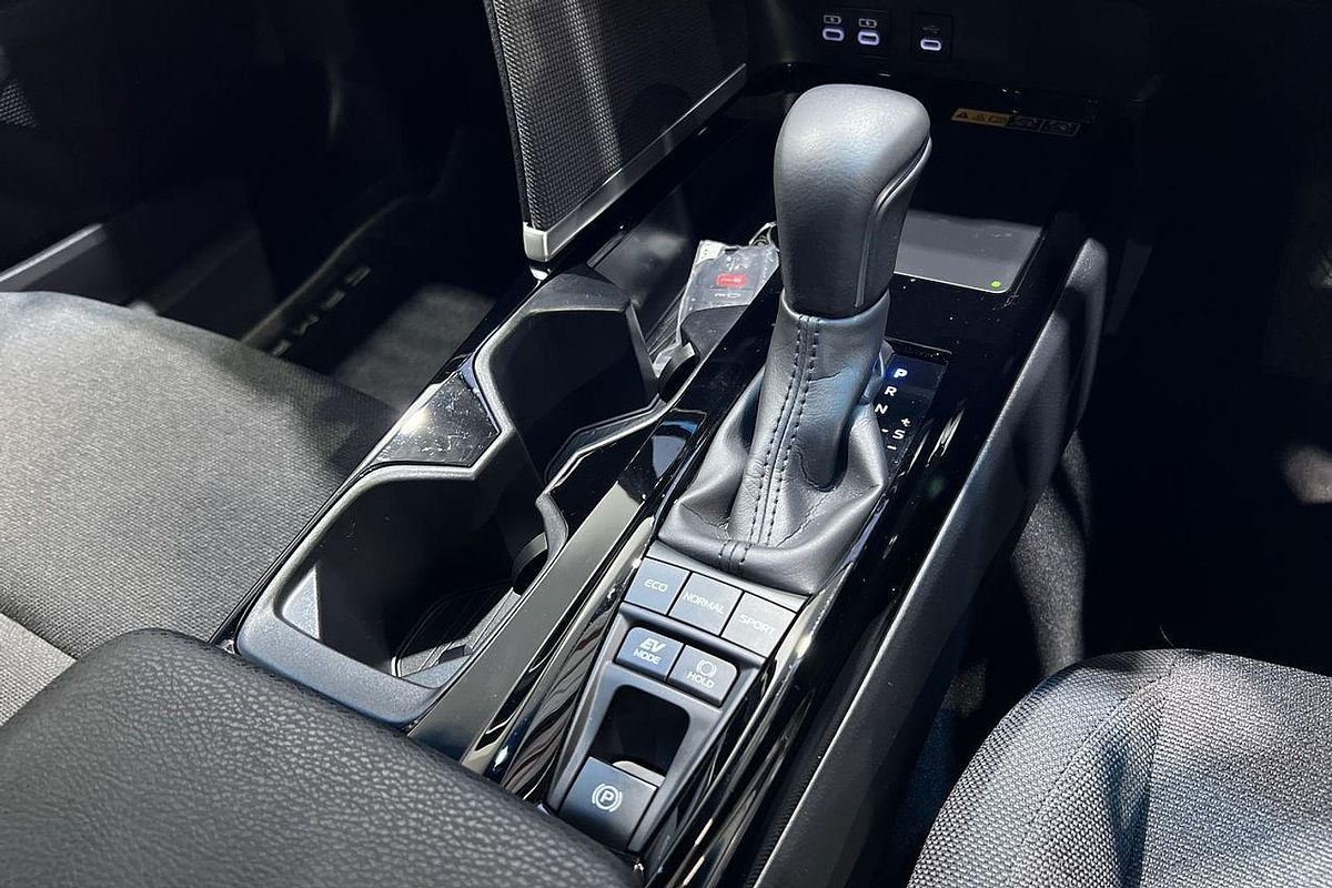 2025 Toyota Camry Ascent Sport AXVH80R