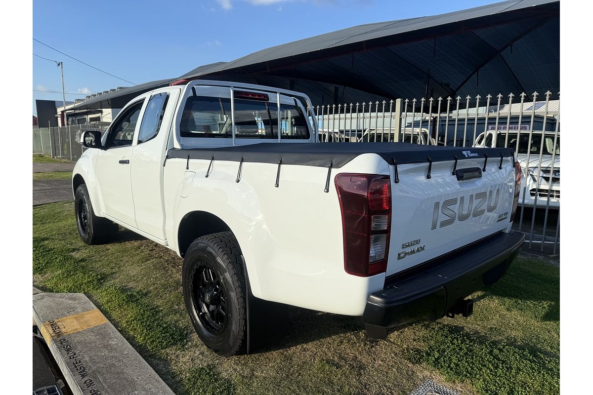 2018 Isuzu D-MAX SX High Ride Rear Wheel Drive