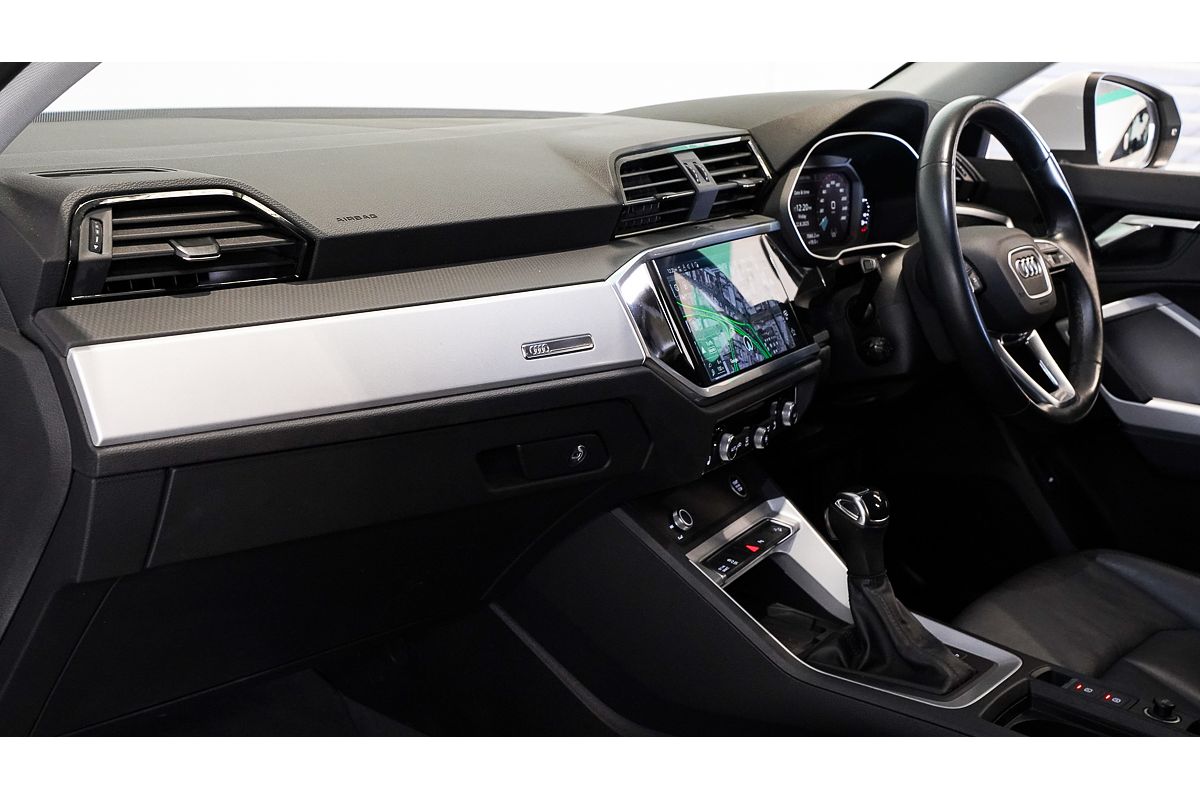 2022 Audi Q3 35 TFSI S line F3