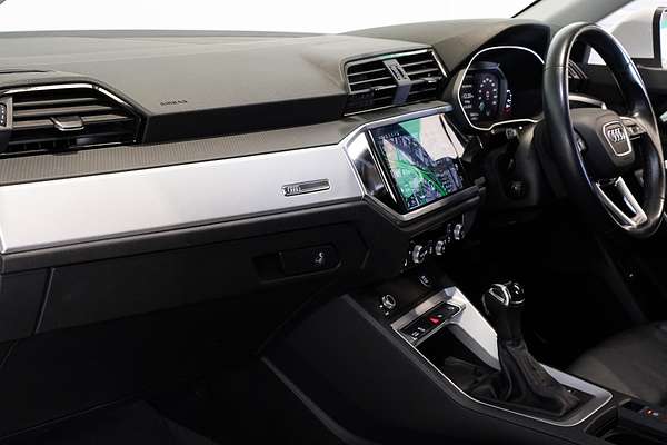 2022 Audi Q3 35 TFSI S line F3