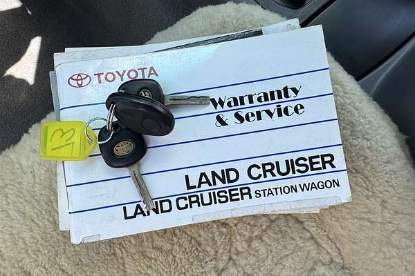 2002 Toyota Landcruiser GXL FZJ105R