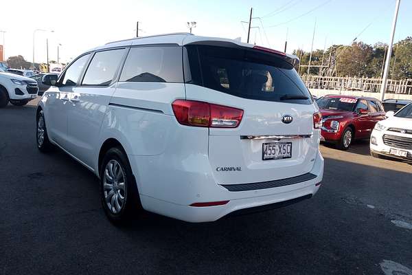 2017 Kia Carnival S YP