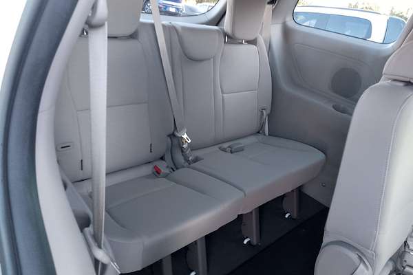 2017 Kia Carnival S YP