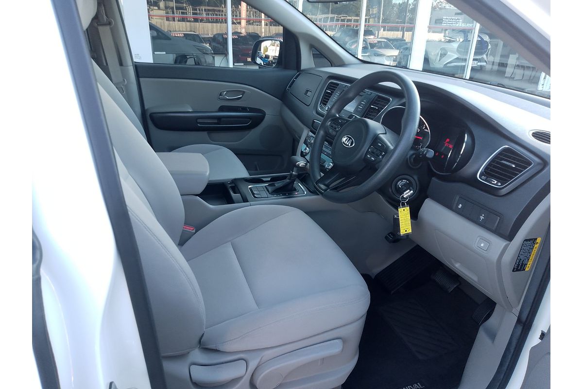 2017 Kia Carnival S YP