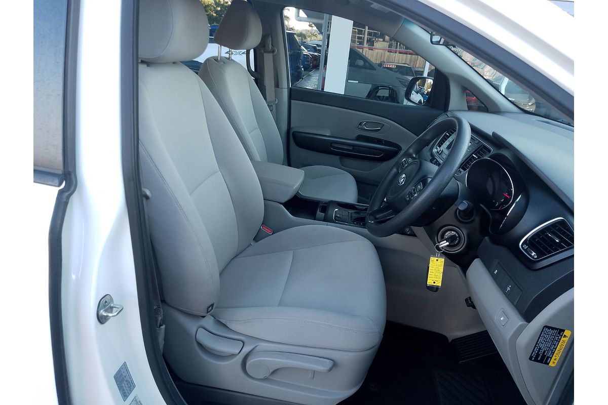 2017 Kia Carnival S YP