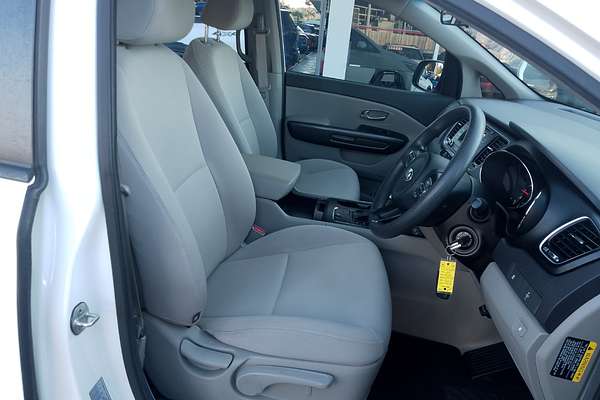 2017 Kia Carnival S YP
