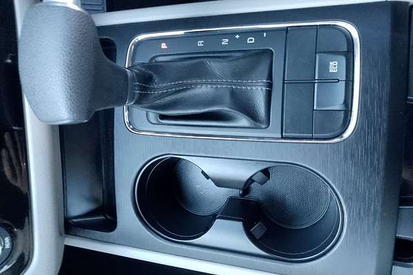 2017 Kia Carnival S YP