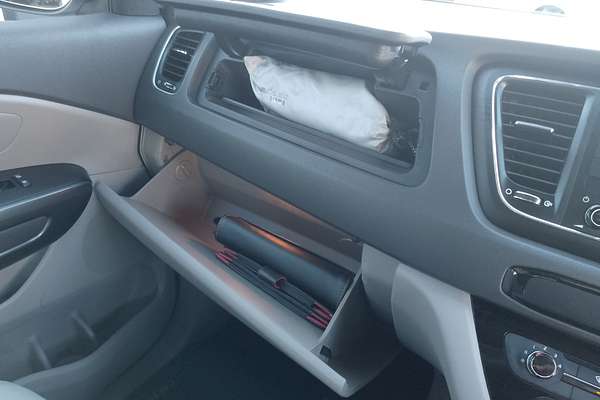 2017 Kia Carnival S YP