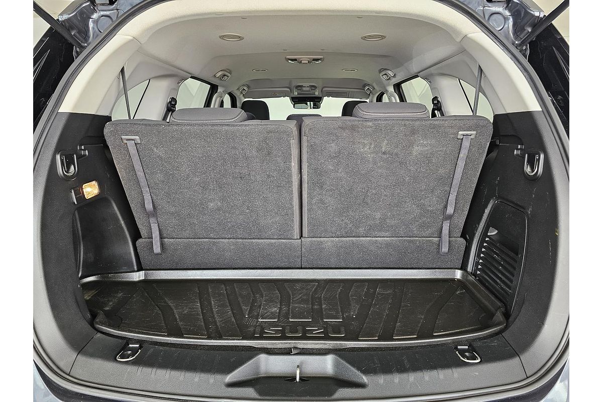 2022 Isuzu MU-X LS-M