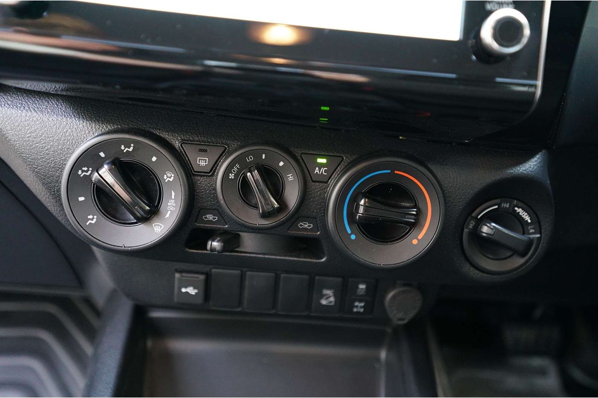 2024 Toyota Hilux SR GUN126R 4X4