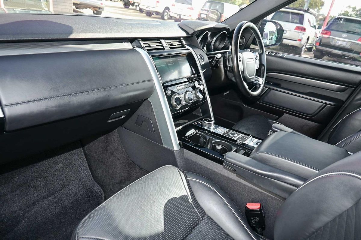 2018 Land Rover Discovery TD6 HSE Luxury Series 5