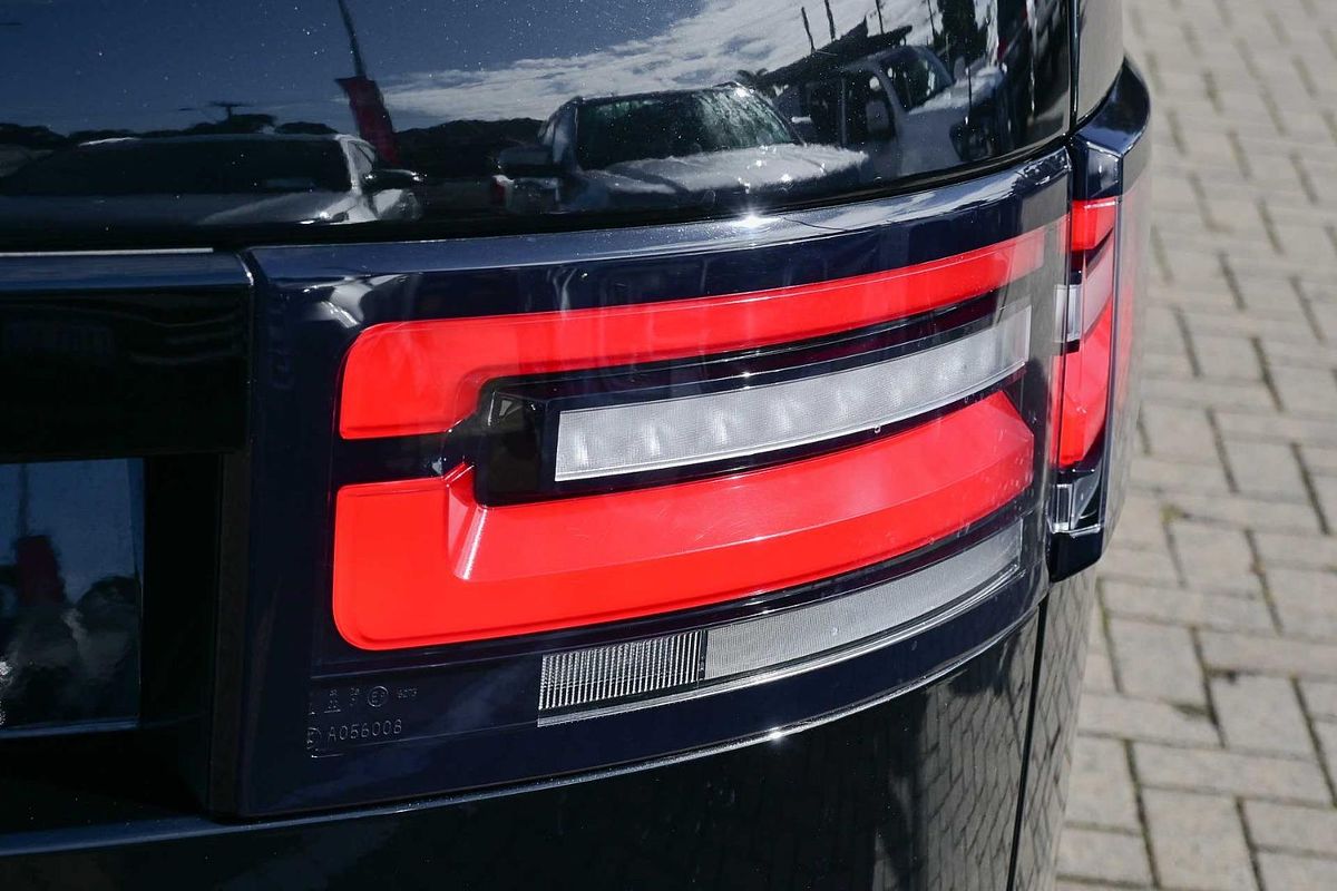 2018 Land Rover Discovery TD6 HSE Luxury Series 5