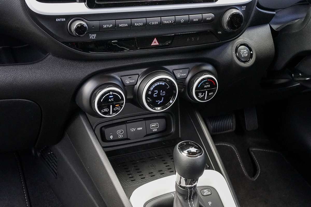 2025 Hyundai Venue Elite QX.V5