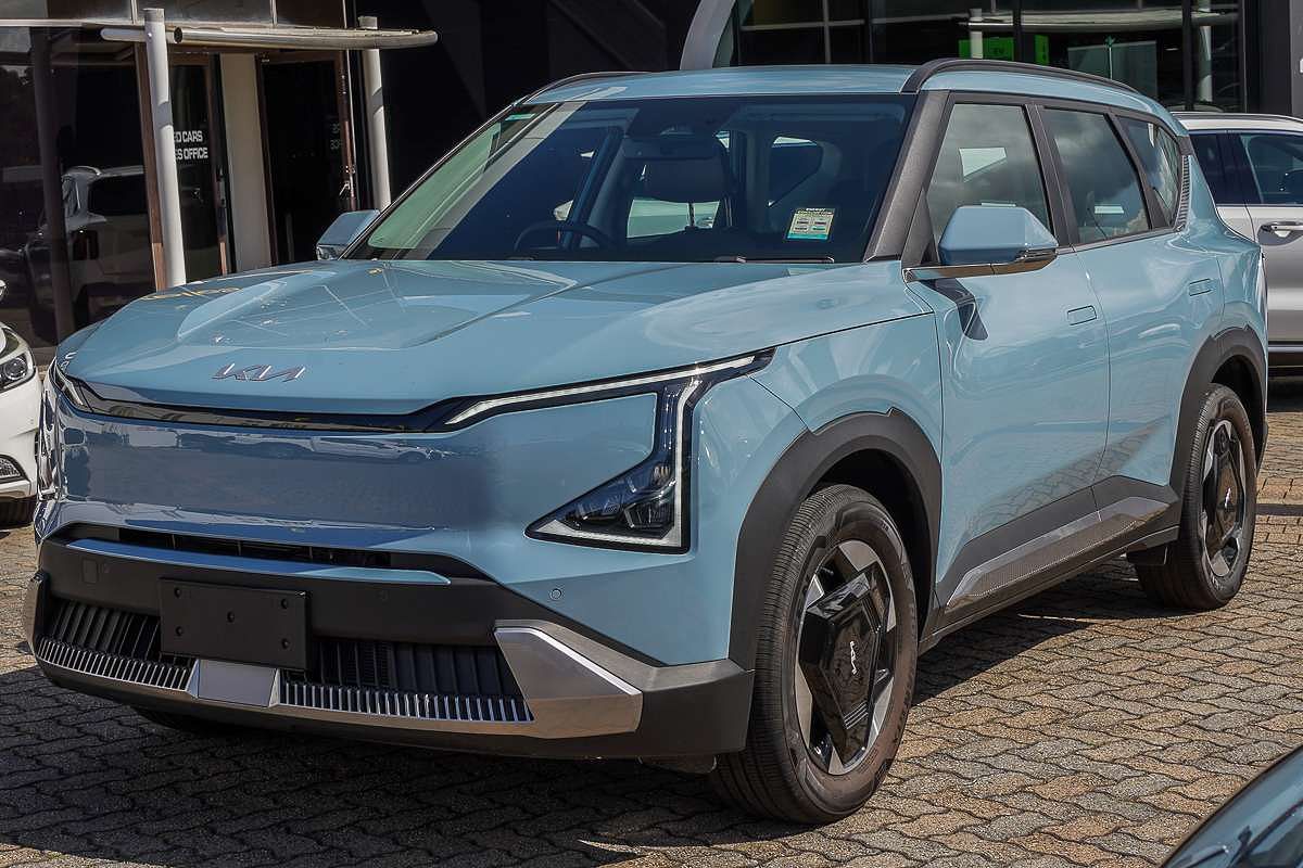 2025 Kia EV5 Air Standard Range OVc