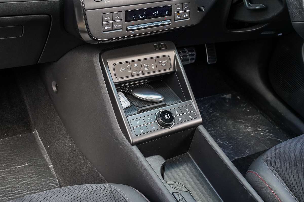 2025 Hyundai Kona Premium N Line SX2.V2