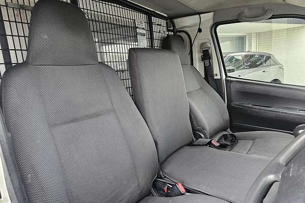 2013 Toyota Hiace KDH201R LWB