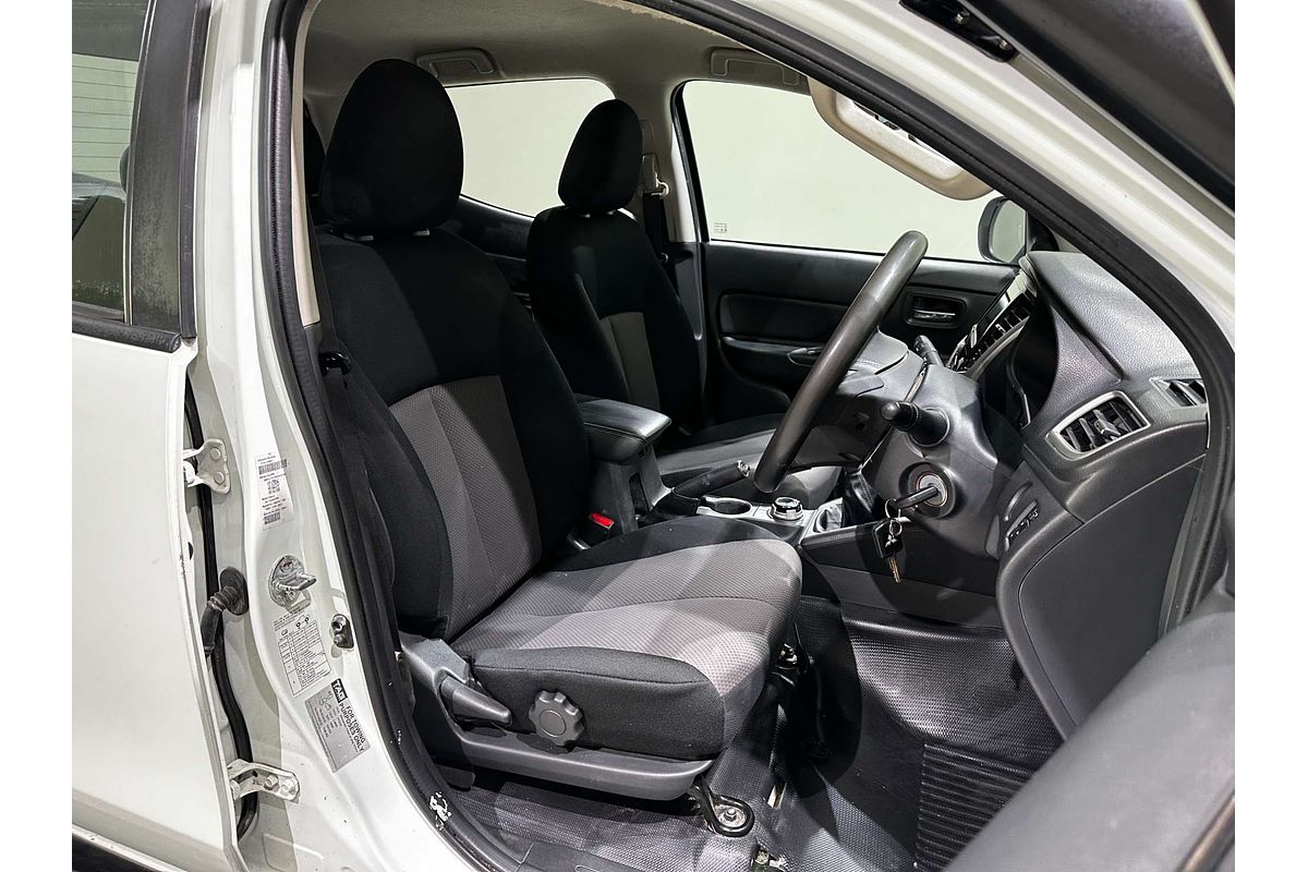 2019 Mitsubishi Triton GLX+ MR 4X4