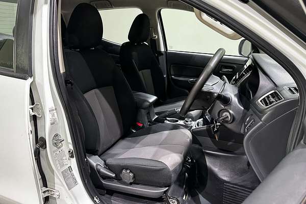 2019 Mitsubishi Triton GLX+ MR 4X4