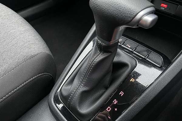 2024 Kia Stonic S YB