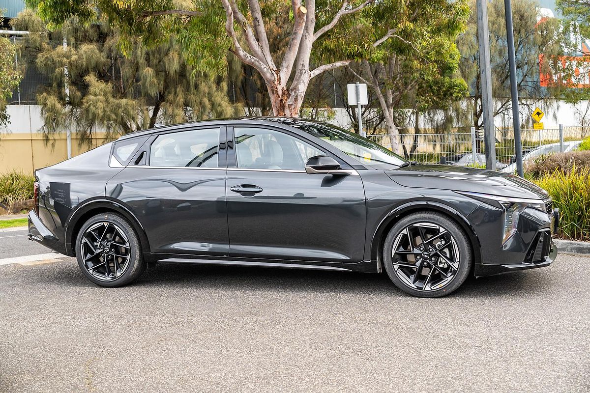 2025 Kia K4 GT-Line CL4m