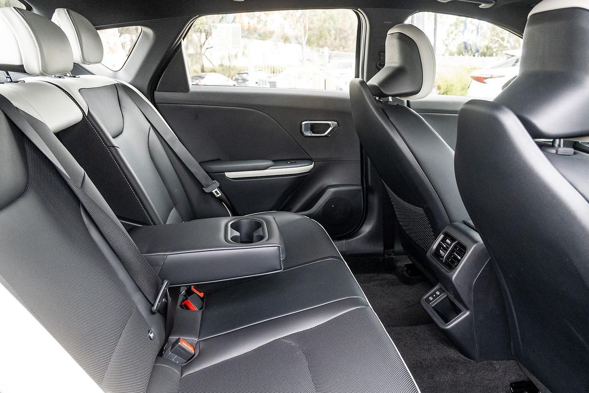 2025 Kia K4 GT-Line CL4m