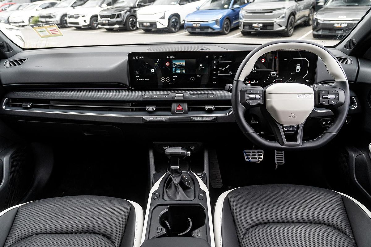 2025 Kia K4 GT-Line CL4m