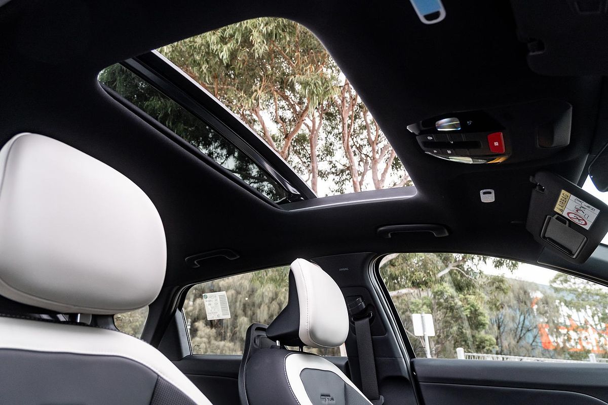 2025 Kia K4 GT-Line CL4m