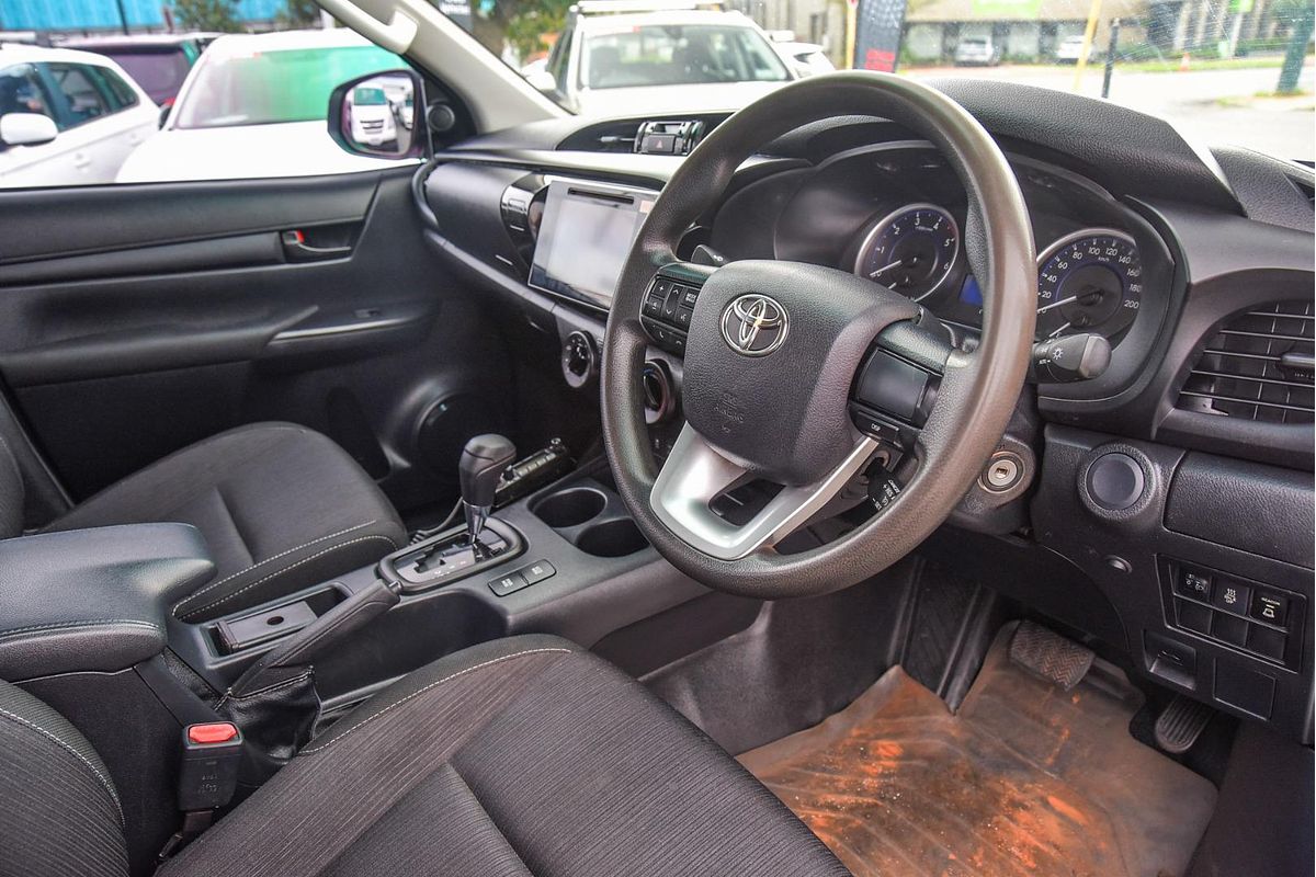 2018 Toyota Hilux SR GUN126R