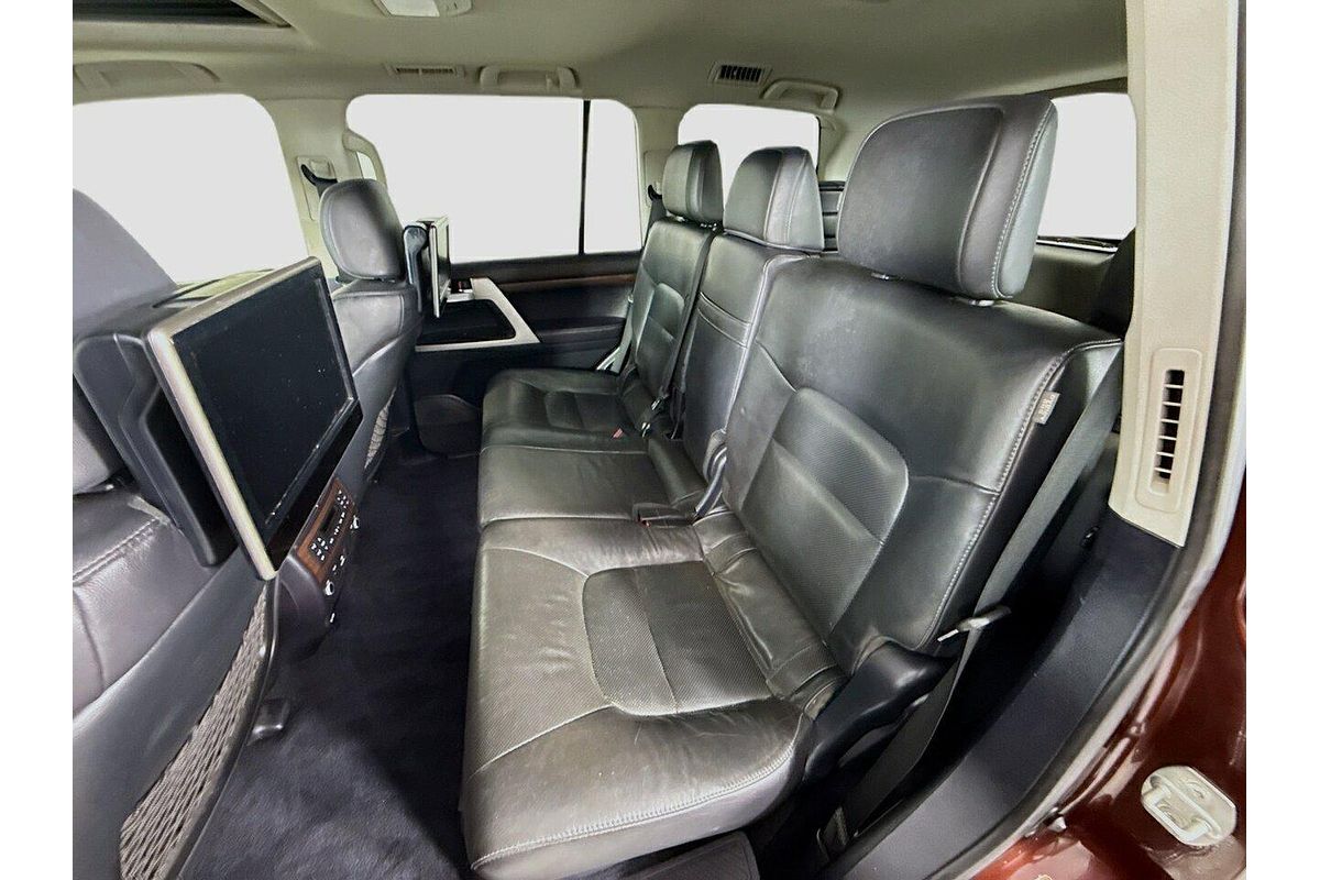 2016 Toyota Landcruiser Sahara VDJ200R