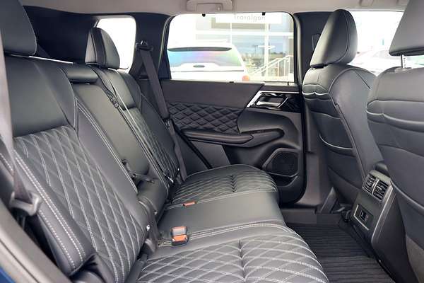 2024 Mitsubishi Outlander PHEV Exceed ZM