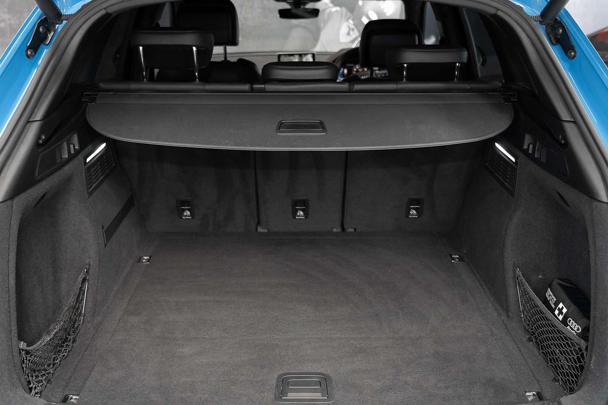 2019 Audi SQ5  FY