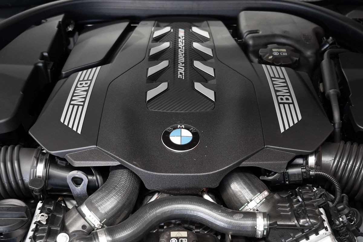 2020 BMW 8 Series M850i xDrive G16