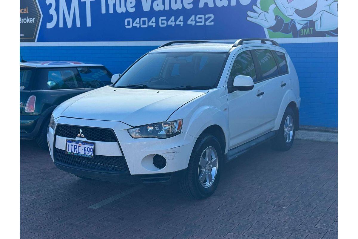 2011 Mitsubishi Outlander LS ZH