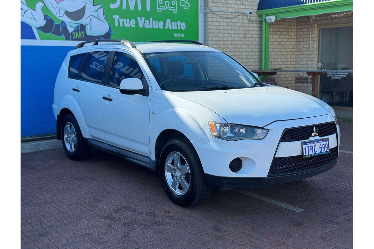 2011 Mitsubishi Outlander LS ZH
