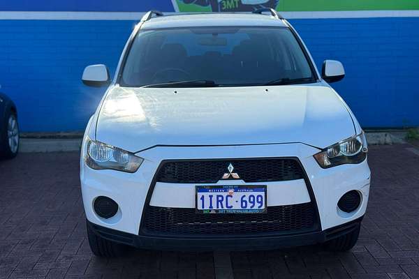 2011 Mitsubishi Outlander LS ZH