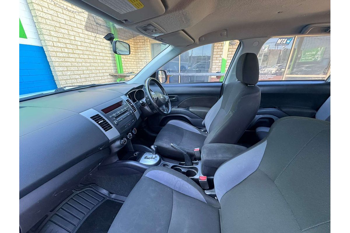 2011 Mitsubishi Outlander LS ZH