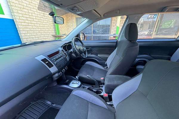 2011 Mitsubishi Outlander LS ZH