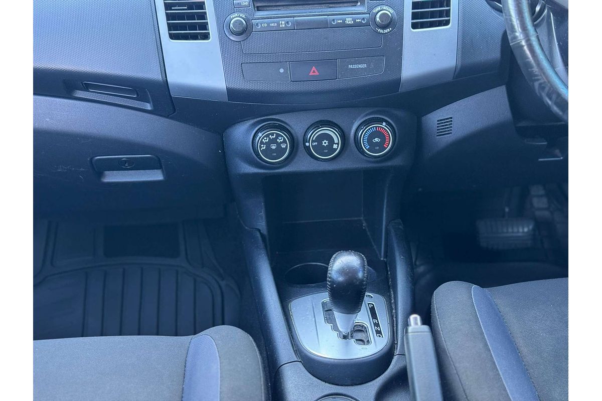 2011 Mitsubishi Outlander LS ZH